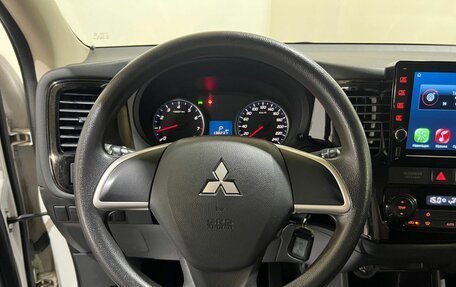 Mitsubishi Outlander III рестайлинг 3, 2012 год, 1 300 000 рублей, 19 фотография