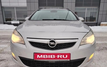 Opel Astra J, 2011 год, 650 000 рублей, 2 фотография