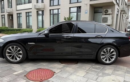 BMW 5 серия, 2015 год, 1 600 000 рублей, 3 фотография