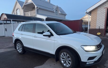 Volkswagen Tiguan II, 2017 год, 2 500 000 рублей, 4 фотография