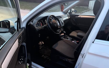 Volkswagen Tiguan II, 2017 год, 2 500 000 рублей, 9 фотография