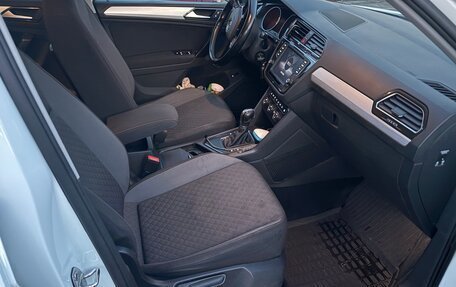 Volkswagen Tiguan II, 2017 год, 2 500 000 рублей, 8 фотография