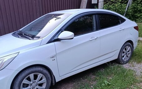 Hyundai Solaris II рестайлинг, 2013 год, 970 000 рублей, 4 фотография