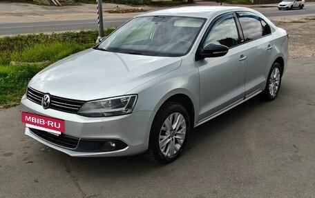 Volkswagen Jetta VI, 2014 год, 950 000 рублей, 2 фотография