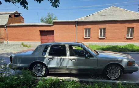 Lincoln Town Car II, 1993 год, 750 000 рублей, 4 фотография