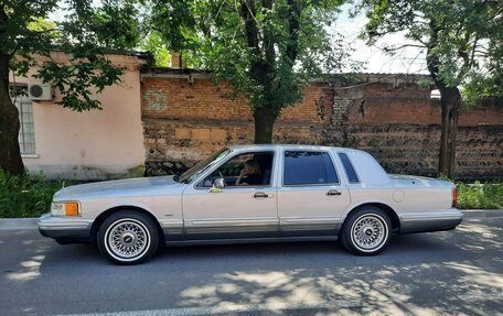 Lincoln Town Car II, 1993 год, 750 000 рублей, 3 фотография