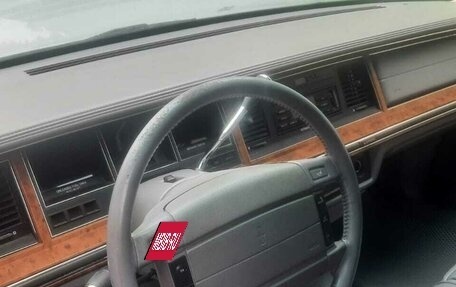 Lincoln Town Car II, 1993 год, 750 000 рублей, 15 фотография