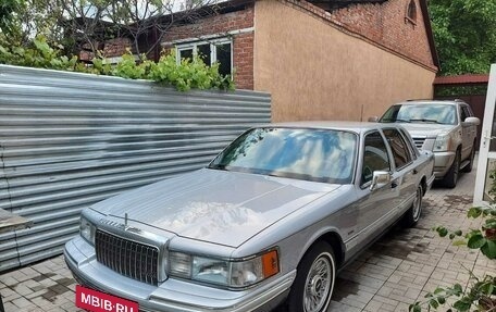 Lincoln Town Car II, 1993 год, 750 000 рублей, 5 фотография