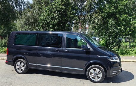 Volkswagen Caravelle T6 рестайлинг, 2020 год, 4 000 000 рублей, 3 фотография