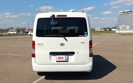 Toyota Town Ace IV, 2017 год, 1 275 000 рублей, 7 фотография