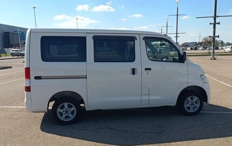 Toyota Town Ace IV, 2017 год, 1 275 000 рублей, 4 фотография