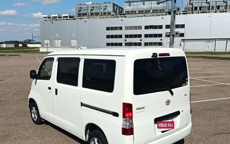 Toyota Town Ace IV, 2017 год, 1 275 000 рублей, 8 фотография
