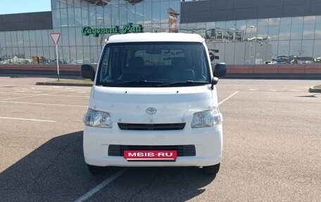 Toyota Town Ace IV, 2017 год, 1 275 000 рублей, 2 фотография