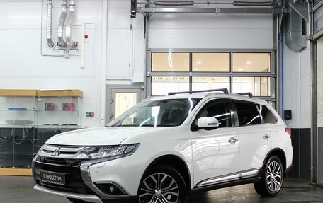 Mitsubishi Outlander III рестайлинг 3, 2017 год, 2 230 000 рублей, 1 фотография