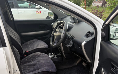 Toyota Ist II, 2002 год, 390 000 рублей, 14 фотография