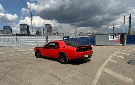 Dodge Challenger III рестайлинг 2, 2018 год, 5 450 000 рублей, 5 фотография