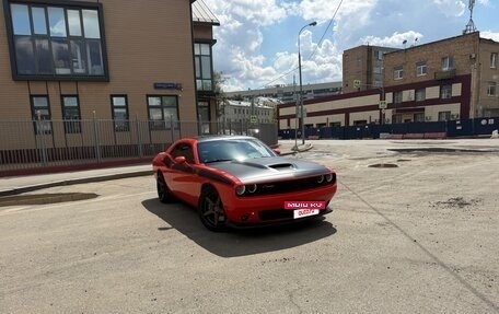 Dodge Challenger III рестайлинг 2, 2018 год, 5 450 000 рублей, 3 фотография