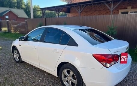 Chevrolet Cruze II, 2010 год, 410 000 рублей, 3 фотография