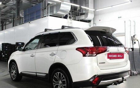 Mitsubishi Outlander III рестайлинг 3, 2017 год, 2 230 000 рублей, 6 фотография