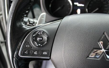 Mitsubishi Outlander III рестайлинг 3, 2017 год, 2 230 000 рублей, 13 фотография