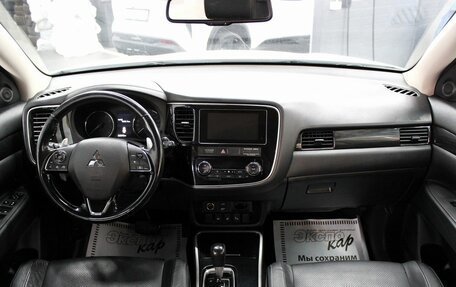 Mitsubishi Outlander III рестайлинг 3, 2017 год, 2 230 000 рублей, 11 фотография