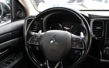 Mitsubishi Outlander III рестайлинг 3, 2017 год, 2 230 000 рублей, 12 фотография