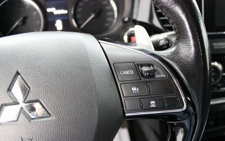 Mitsubishi Outlander III рестайлинг 3, 2017 год, 2 230 000 рублей, 14 фотография
