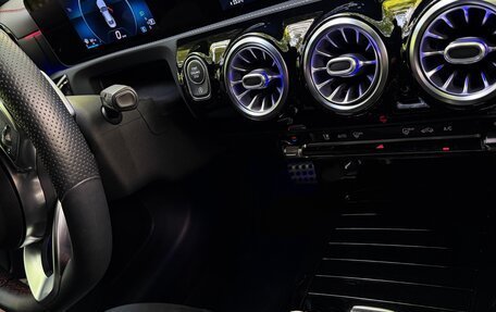 Mercedes-Benz CLA, 2019 год, 3 000 000 рублей, 3 фотография