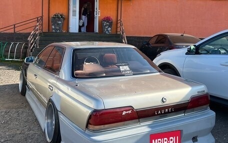 Nissan Laurel VIII, 1991 год, 1 350 000 рублей, 11 фотография