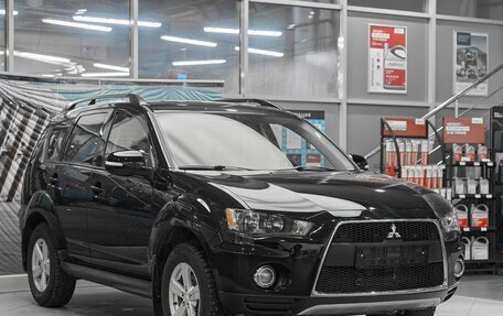Mitsubishi Outlander III рестайлинг 3, 2012 год, 899 000 рублей, 3 фотография