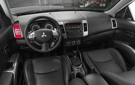 Mitsubishi Outlander III рестайлинг 3, 2012 год, 899 000 рублей, 7 фотография