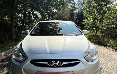 Hyundai Solaris II рестайлинг, 2013 год, 850 000 рублей, 1 фотография