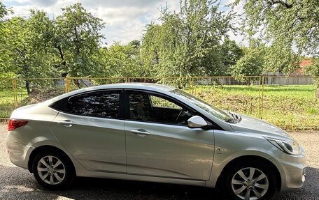 Hyundai Solaris II рестайлинг, 2013 год, 850 000 рублей, 4 фотография