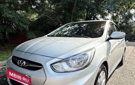 Hyundai Solaris II рестайлинг, 2013 год, 850 000 рублей, 2 фотография