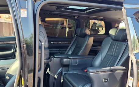 Toyota Alphard III, 2018 год, 3 950 000 рублей, 8 фотография