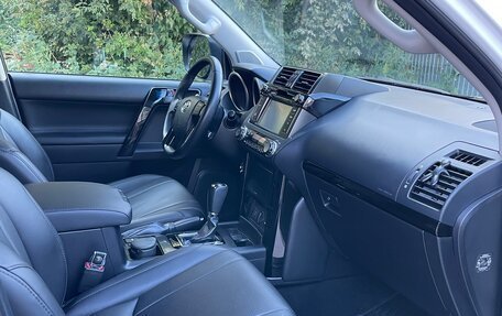 Toyota Land Cruiser Prado 150 рестайлинг 2, 2013 год, 3 700 000 рублей, 7 фотография