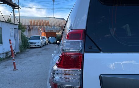 Toyota Land Cruiser Prado 150 рестайлинг 2, 2013 год, 3 700 000 рублей, 11 фотография