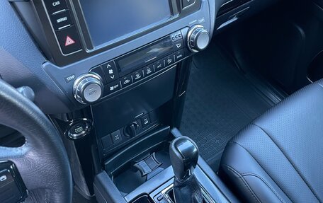 Toyota Land Cruiser Prado 150 рестайлинг 2, 2013 год, 3 700 000 рублей, 13 фотография