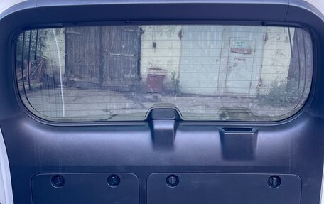 Toyota Land Cruiser Prado 150 рестайлинг 2, 2013 год, 3 700 000 рублей, 19 фотография
