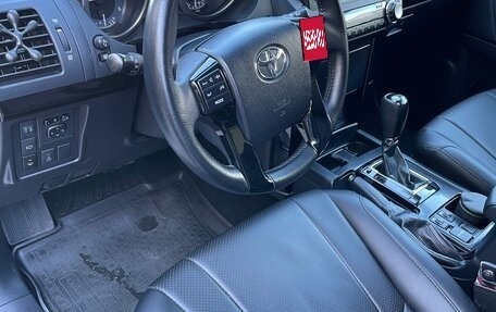 Toyota Land Cruiser Prado 150 рестайлинг 2, 2013 год, 3 700 000 рублей, 16 фотография