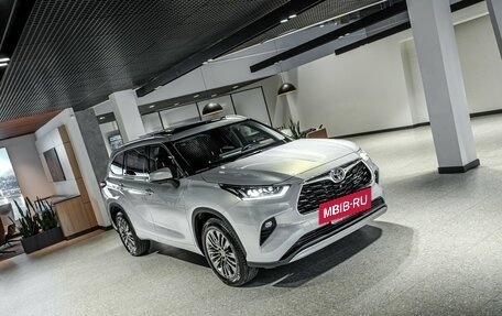 Toyota Highlander, 2026 год, 5 690 000 рублей, 4 фотография