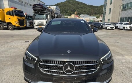 Mercedes-Benz E-Класс, 2021 год, 4 500 000 рублей, 2 фотография