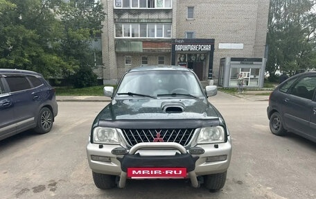 Mitsubishi L200 III рестайлинг, 2004 год, 850 000 рублей, 2 фотография