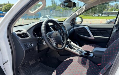 Mitsubishi Pajero Sport III рестайлинг, 2017 год, 3 150 000 рублей, 11 фотография