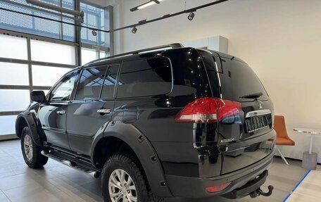 Mitsubishi Pajero Sport II рестайлинг, 2014 год, 1 990 000 рублей, 4 фотография