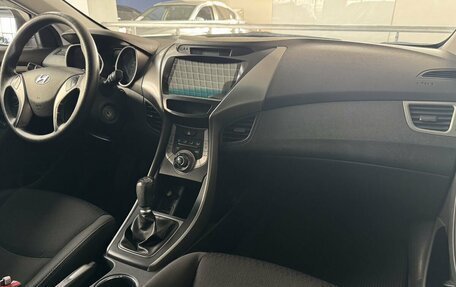 Hyundai Elantra V, 2013 год, 880 000 рублей, 18 фотография