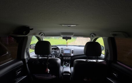 Mitsubishi Outlander III рестайлинг 3, 2011 год, 1 190 000 рублей, 10 фотография