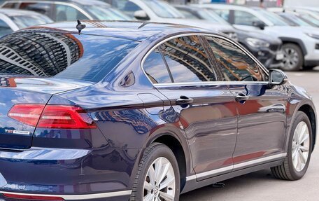Volkswagen Passat B8 рестайлинг, 2015 год, 1 700 000 рублей, 17 фотография