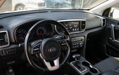 KIA Sportage IV рестайлинг, 2020 год, 2 400 000 рублей, 13 фотография