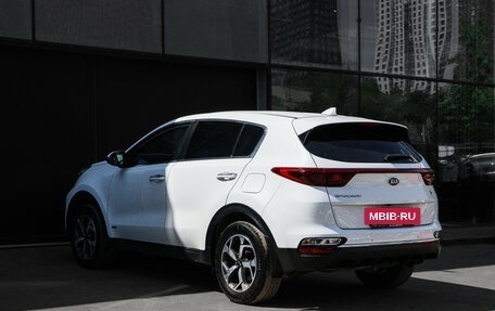KIA Sportage IV рестайлинг, 2020 год, 2 400 000 рублей, 7 фотография